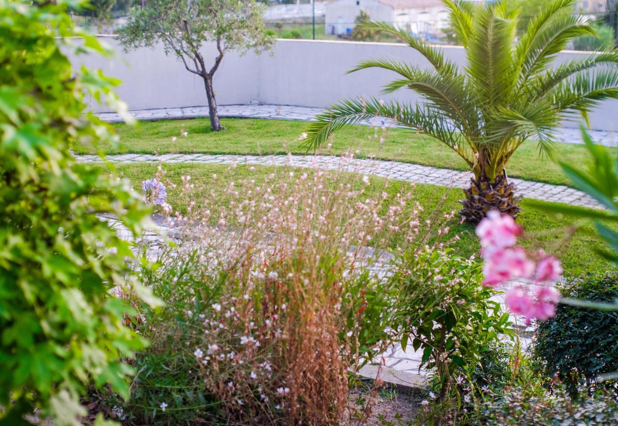 B&B Hotel Villeneuve Loubet Village エクステリア 写真
