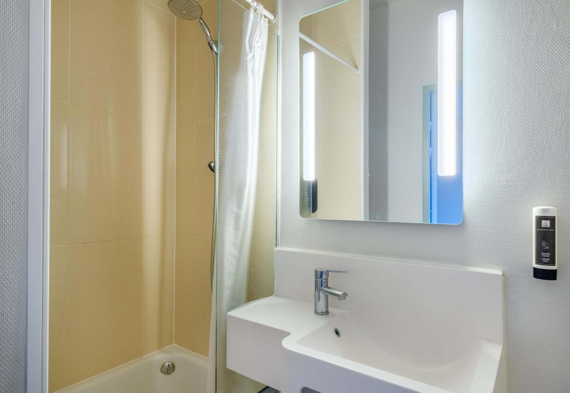 B&B Hotel Villeneuve Loubet Village エクステリア 写真